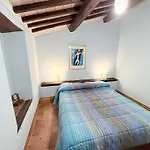Elegant Retreat In Poreta, Italy *