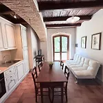 Elegant Retreat In Poreta, Italy 农家乐 *