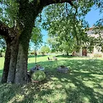 Elegant Retreat In Poreta, Italy