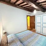 Elegant Retreat In Poreta, Italy Poreta