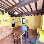 Elegant Retreat In Poreta, Italy Poreta