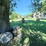 Elegant Retreat In Poreta, Italy
