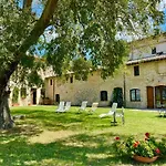 Elegant Retreat In Poreta, Italy