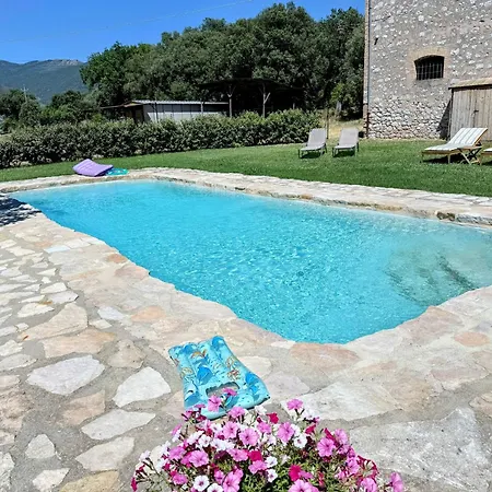 Bauernhof Elegant Retreat In Poreta, Italy *