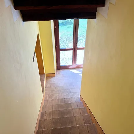 مزرعة للإقامة Elegant Retreat In Poreta, Italy *