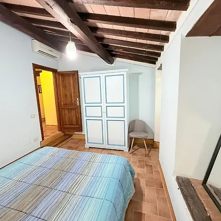 Elegant Retreat In Poreta, Italy Poreta