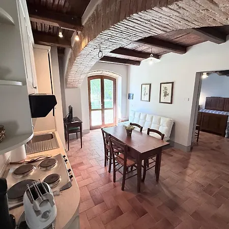 مزرعة للإقامة Elegant Retreat In Poreta, Italy