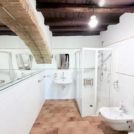 Bauernhof Elegant Retreat In Poreta, Italy *