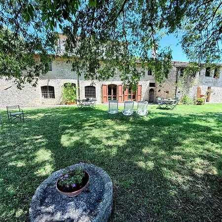 Elegant Retreat In Poreta, Italy *