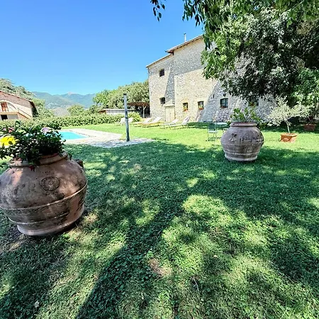 Elegant Retreat In Poreta, Italy *