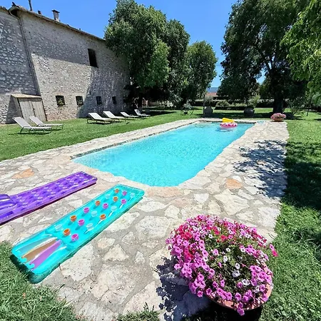 Exclusive Pool-open Year-spoleto Biofarm-slps 8-village Shops, Bar1 Km مزرعة للإقامة Poreta