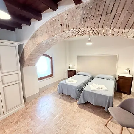 Elegant Retreat In Poreta, Italy Poreta