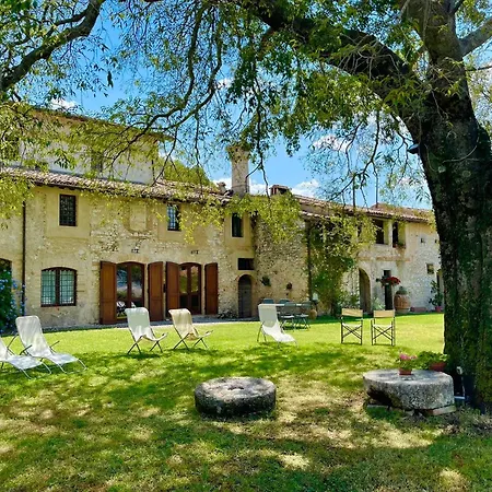مزرعة للإقامة Elegant Retreat In Poreta, Italy Poreta